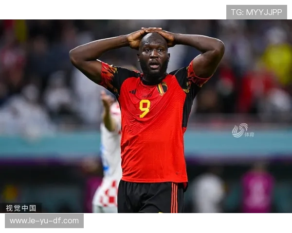 卢卡库身体对抗解析:比利时前锋如何运用力量主宰禁区