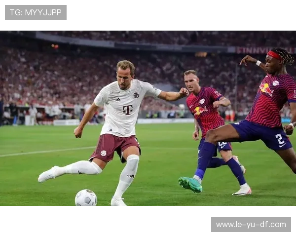 拜仁锋线火力全开,进攻势头势不可挡 拜仁锋线火力全开,进攻势头势不可挡